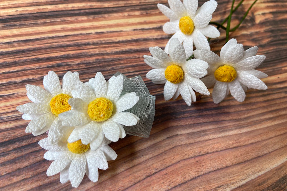 まゆフラワー　マーガレット（ミニブーケ、コサージュ）